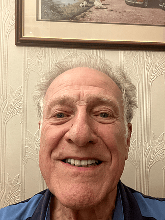 Photo of Derek L.