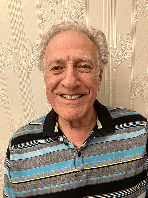 Photo of Derek L.