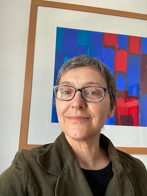 Photo of Dr Lynn